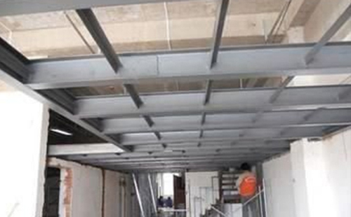 钢结构囊谦钢结构隔层如何做才性价比更高